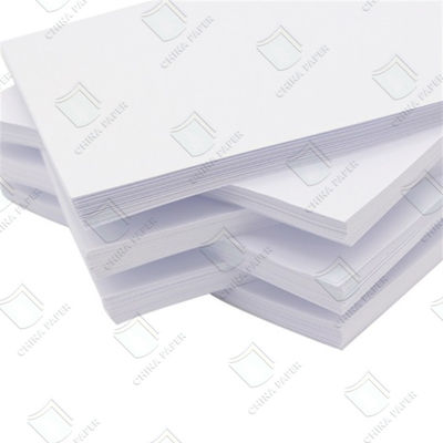 Wielkość litery Kopiowanie papieru drukowania A4 Biurowy papier kopiowany 70g 75g 80gg Gładka powierzchnia